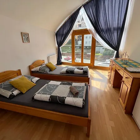 Apartman S Vyhledem Na Zamek I 温珀克 外观 照片